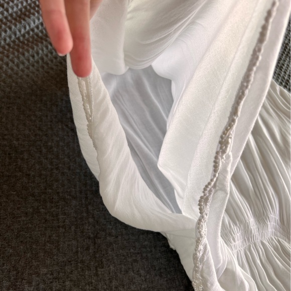 Beautiful flowy white blouse - Picture 3 of 7